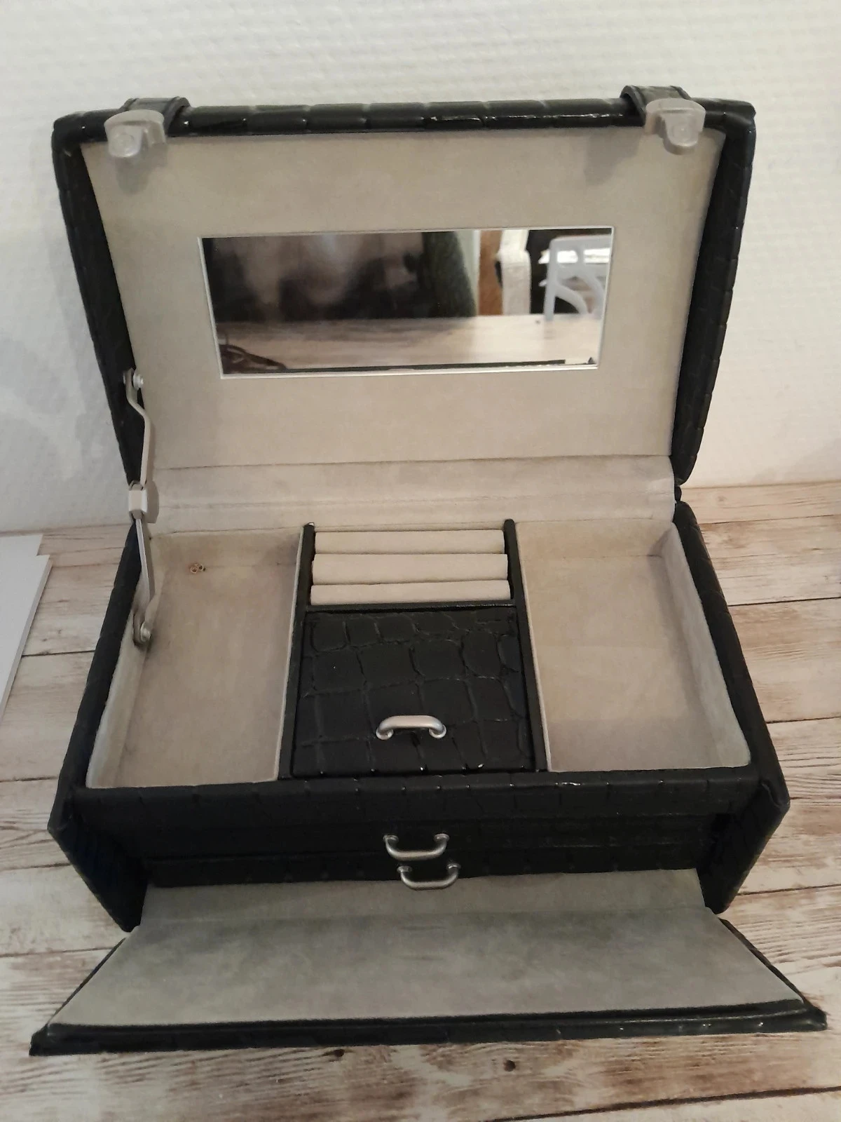 Coffret à bijoux vintage style cuir croco, couleur noir – photo 2